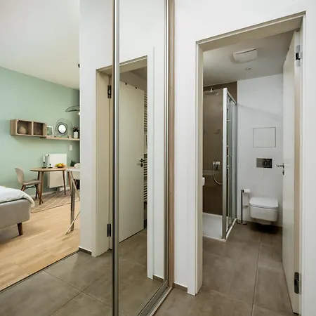 Apartment Days - Premium W Stunning Terraces - Easy Access *
