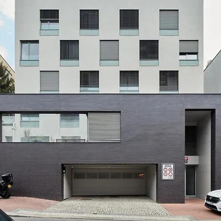 Days - Premium W Stunning Terraces - Easy Access * Praga