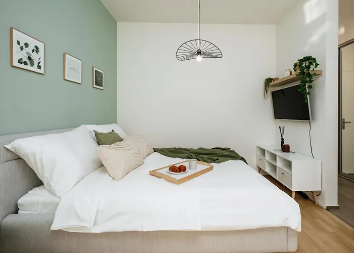 Days - Premium W Stunning Terraces - Easy Access *