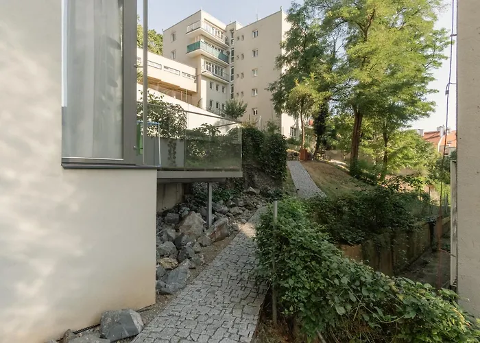 Days - Premium W Stunning Terraces - Easy Access *